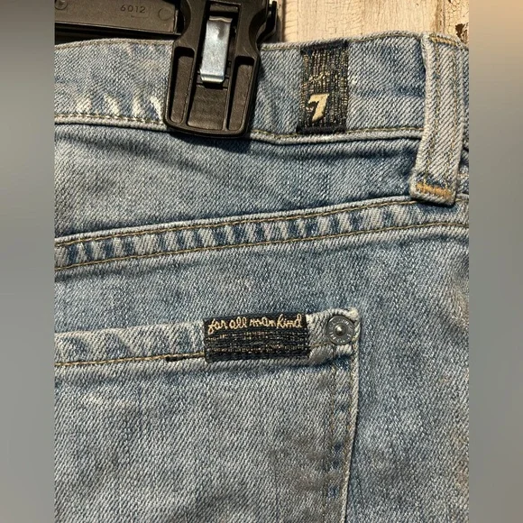 7 for all Mankind Metallic Silver Mid Rise Jean Shorts Size 32 - Picture 3 of 8